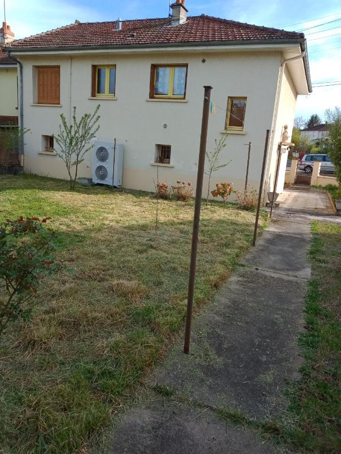 Maison Entiere Avec Parking, Garage Et Jardin モンリュソン エクステリア 写真